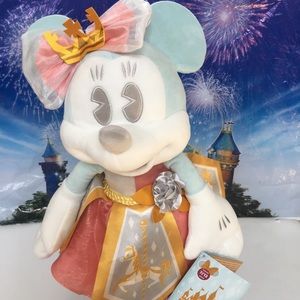 Minnie Mouse: The Main Attraction Plush